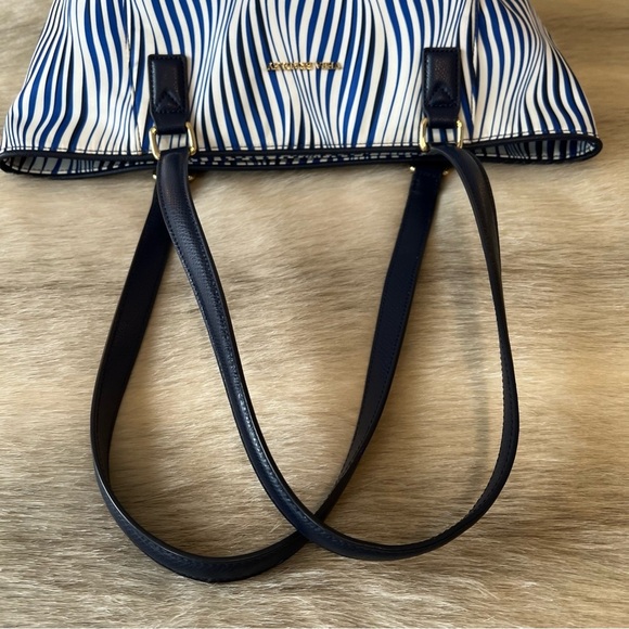 VERA BRADLEY Streeterville Ella Tote Blue White Wavy Stripe Water Repellant - Picture 10 of 15